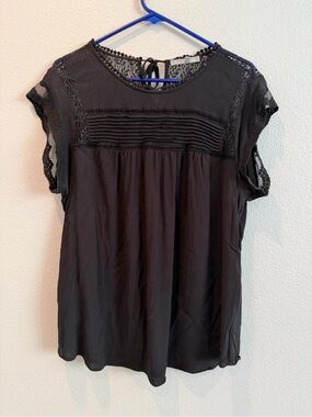 Daniel Rainn Black Lace-Trim Pintuck Short Sleeve Blouse